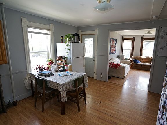 4th image of 102 N Bassett St #502