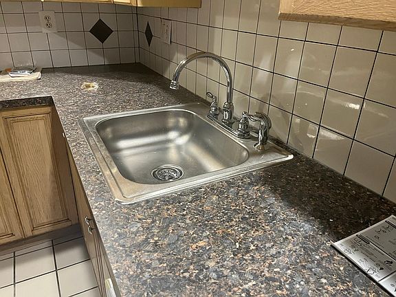 5th image of 660 N 33rd St Floor 2