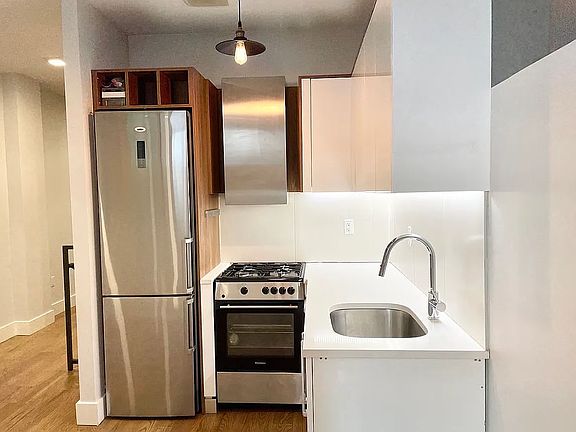 2nd image of 44 Stanhope St APT 1C