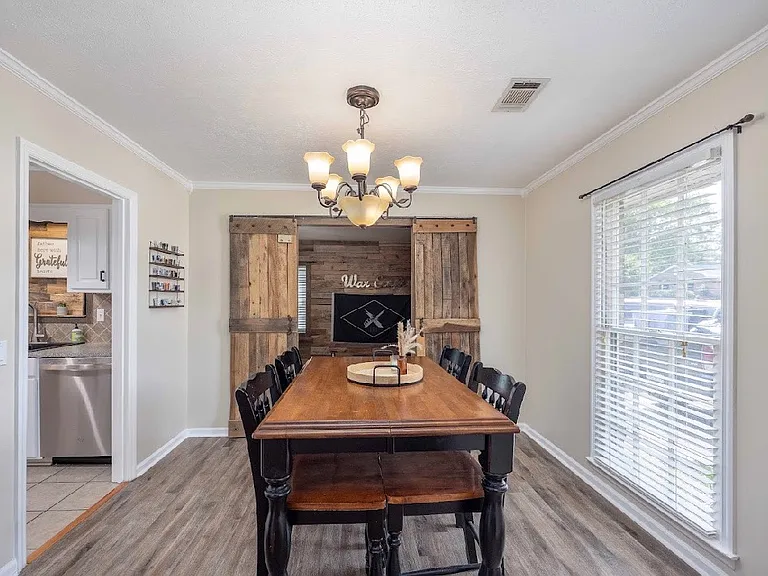 1504 Melanie Ln — Photo 9