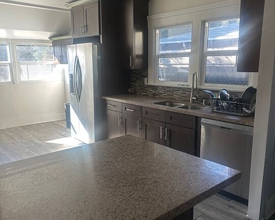 3rd image of 636 W 43rd St