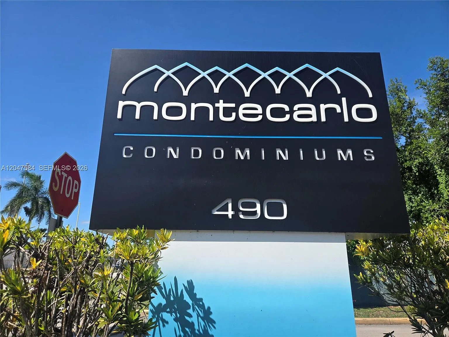 Montecarlo Condo — Photo 1