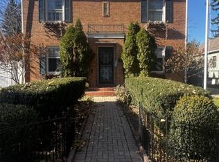 812 S 9th St, Watertown, WI 53094