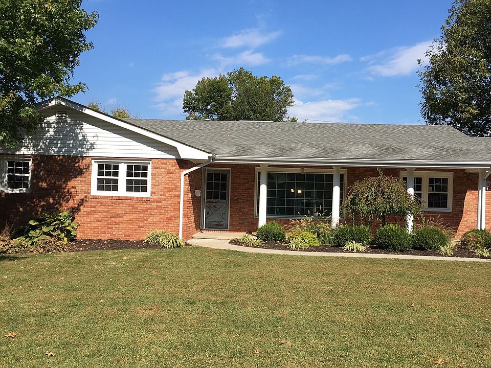305 E Spinsby