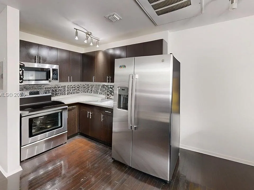 1542 Drexel Ave #105