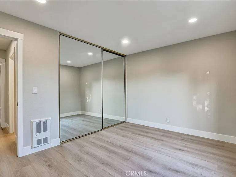 93 Streamwood — Photo 7