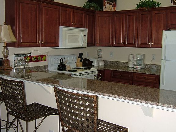 Kitchen (fully stocked with granite counters)