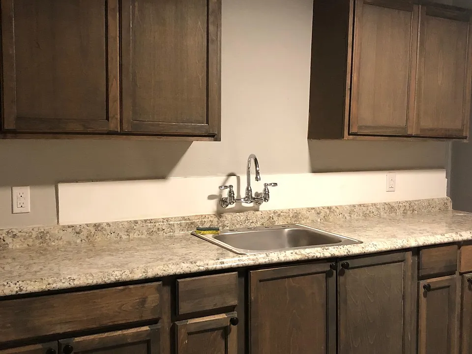 Kitchen - lots of cabinets!