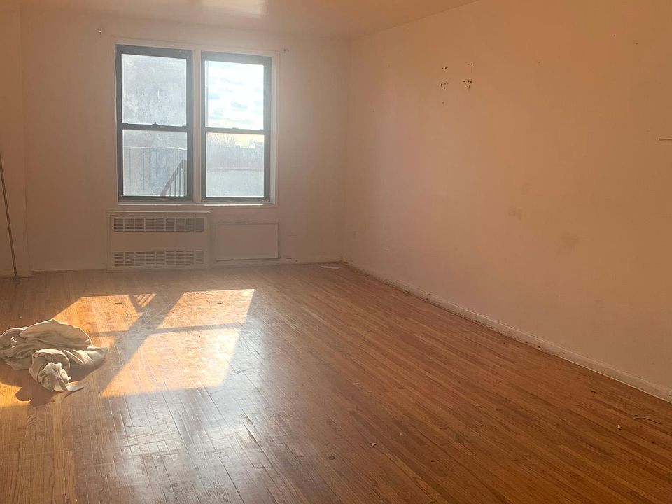 2nd image of 776 Mace Ave #5H