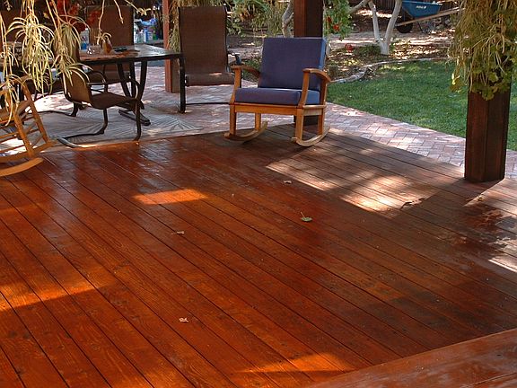 covrd 1,000 sq ft rdwd deck