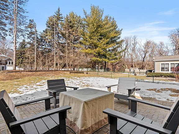 3rd image of 7320 Hunters Run