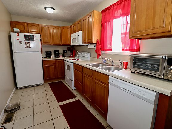 5th image of 1213 Utah St