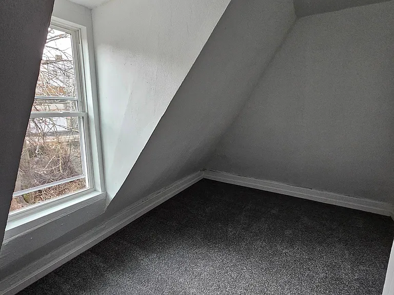 636 Lillian St — Photo 24