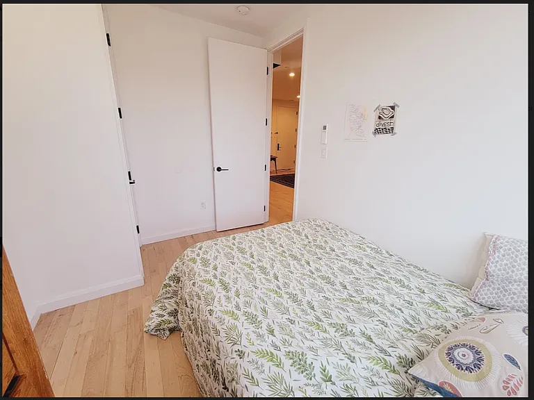 1816 Gates Ave #2A — Photo 3