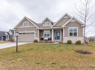 N61W21690 Masters Dr, Menomonee Falls, WI 53051