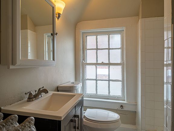 5th image of 398 Linwood Ave #6