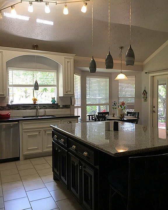 1st image of 2742 N Larkspur Cir