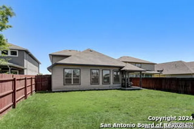 3929 Pease Park — Photo 25