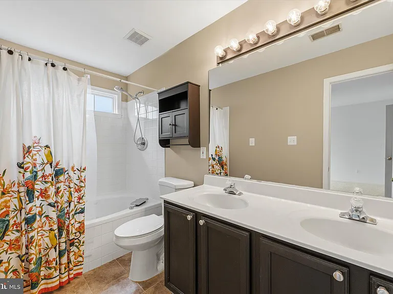 706 Vanderbilt Ter SE — Photo 20