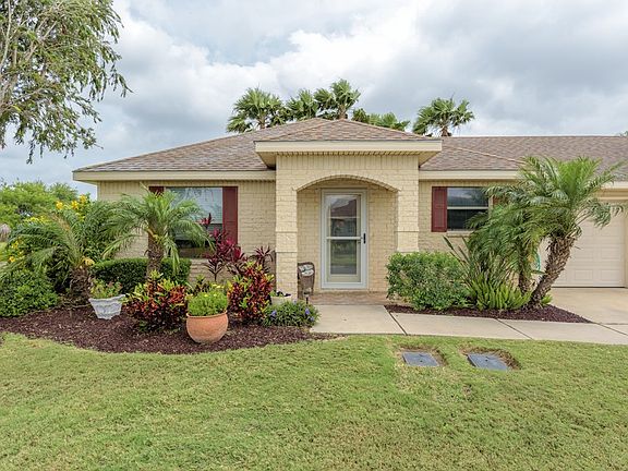 2nd image of 12 Doral Dr