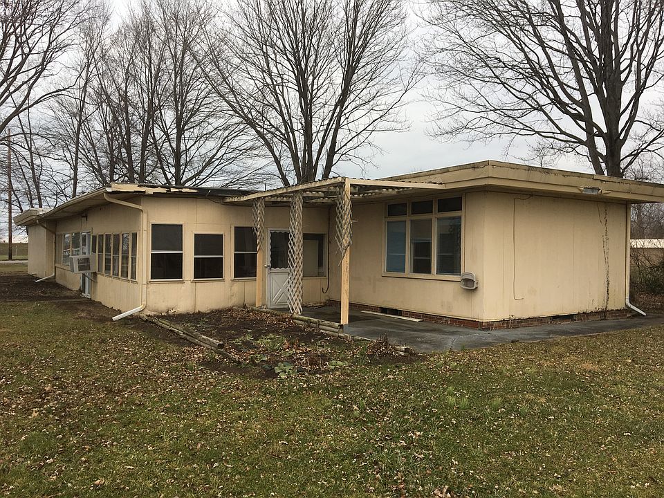 1st image of 3653 W Erie Ave