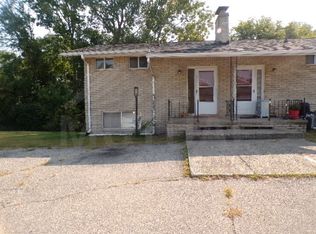 147 Huronview Ct, White Lake, MI 48386