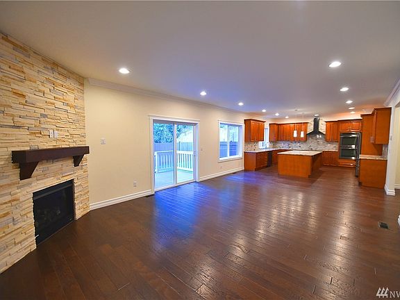 4th image of 11822 Interlaaken Dr SW