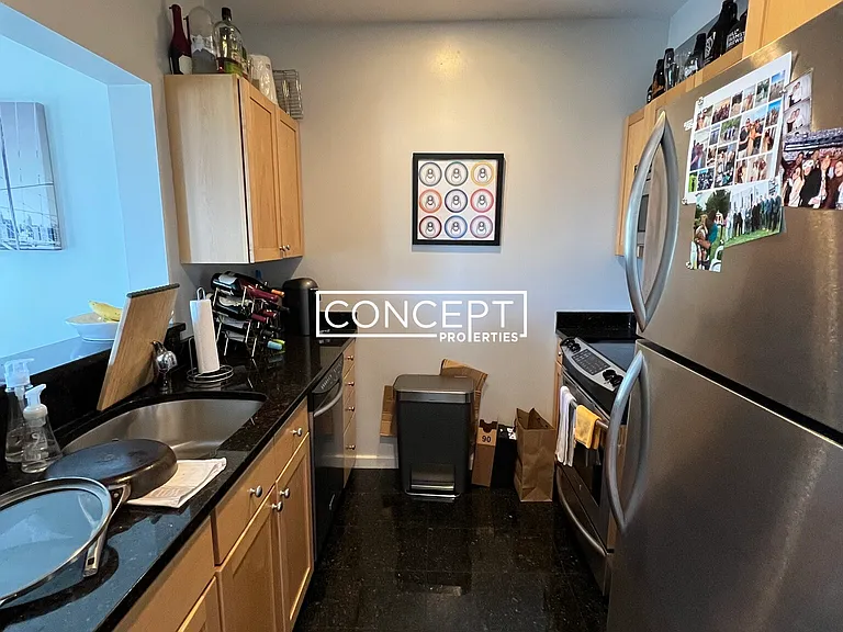 1661 Washington St #302 — Photo 8