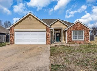 102 W 27th St, Eudora, KS 66025