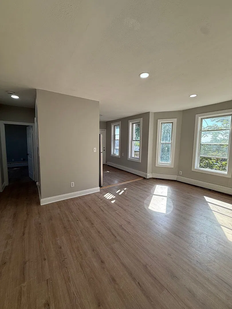 8 Emmons Place — Photo 4