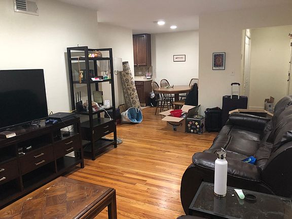 4th image of 3161 N Cambridge Ave APT 514