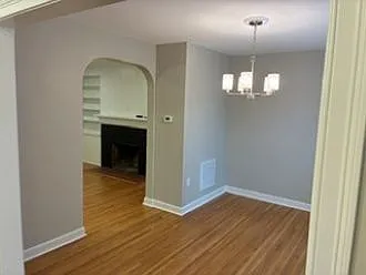 3 bed, 1100 sqft, $2,100 — Photo 4