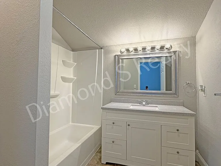 916 N Pickwick Ave — Photo 19