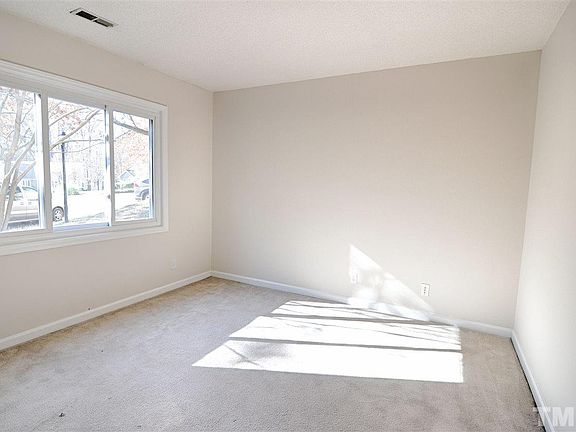 5th image of 4106 Pin Oak Dr