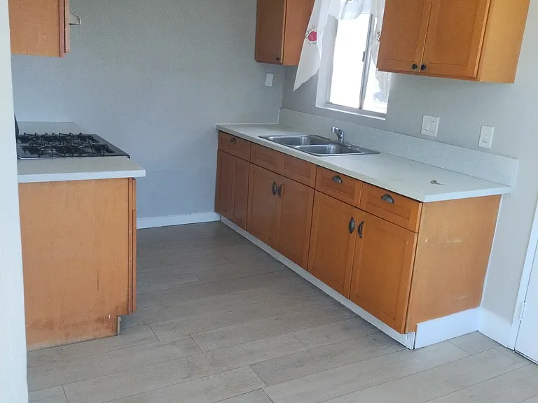 560 W Shamrock St #A — Photo 4