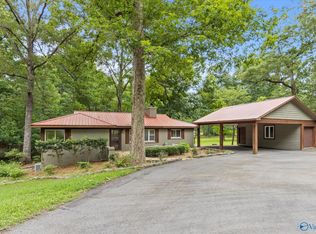 584 Milky Way Rd, Guntersville, AL 35976