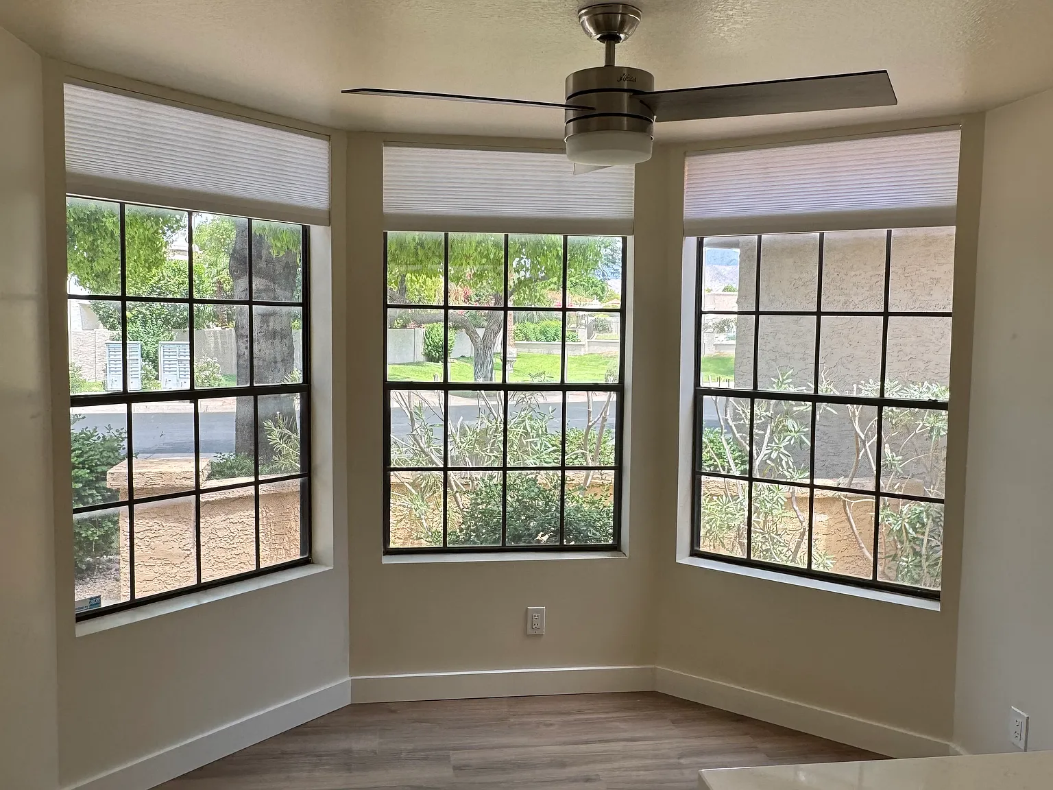 3 bed, 2187 sqft, $3,300 — Photo 2