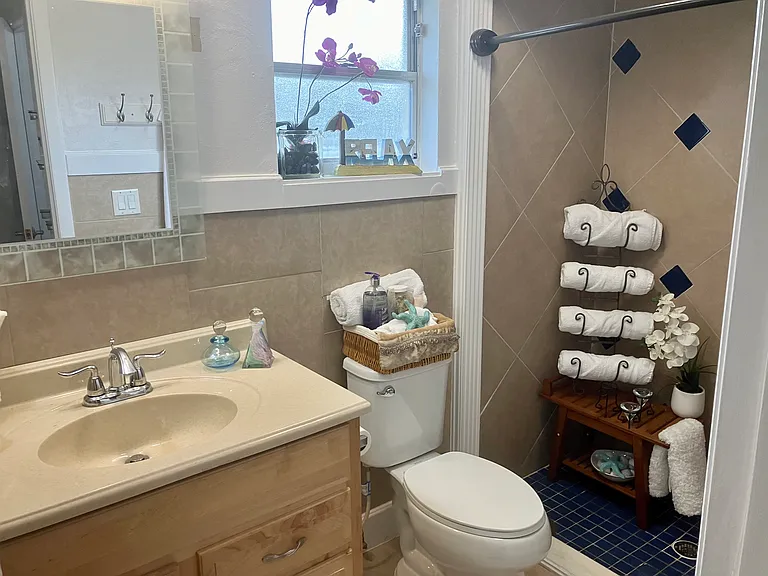 1067 York Way — Photo 12