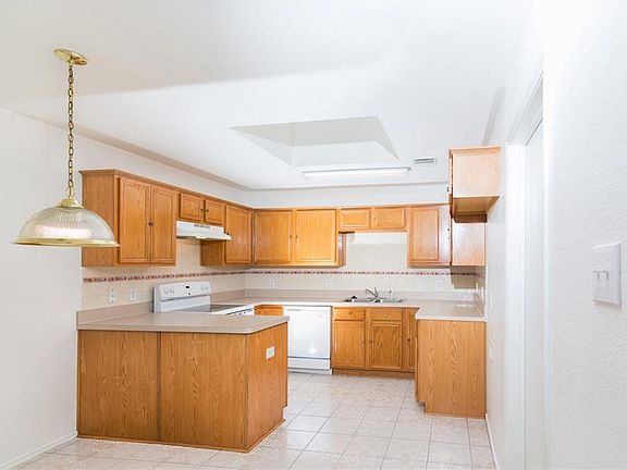 5th image of 1713 Kelly Ln