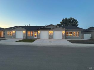 1231 Phillips Cir, Ontario, OR 97914