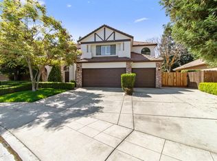 582 W Omaha Ave, Clovis, CA