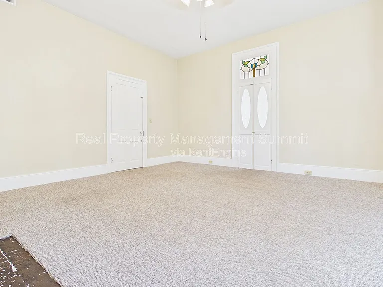 402 N Market St #A1 — Photo 10