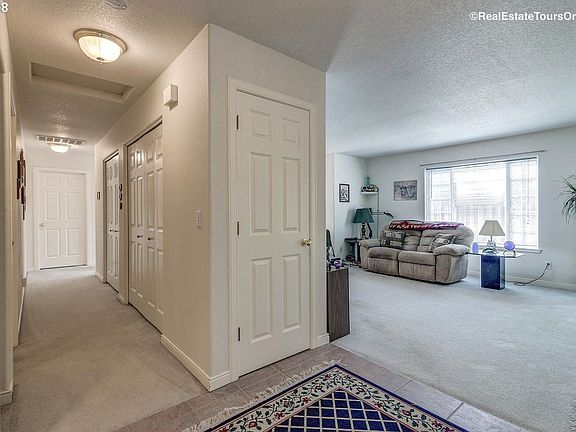 2nd image of 1318 E Foothills Dr