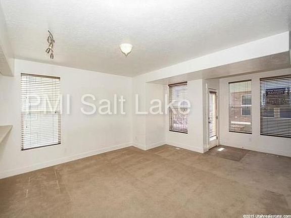 4th image of 3714 S Balmossie Dr