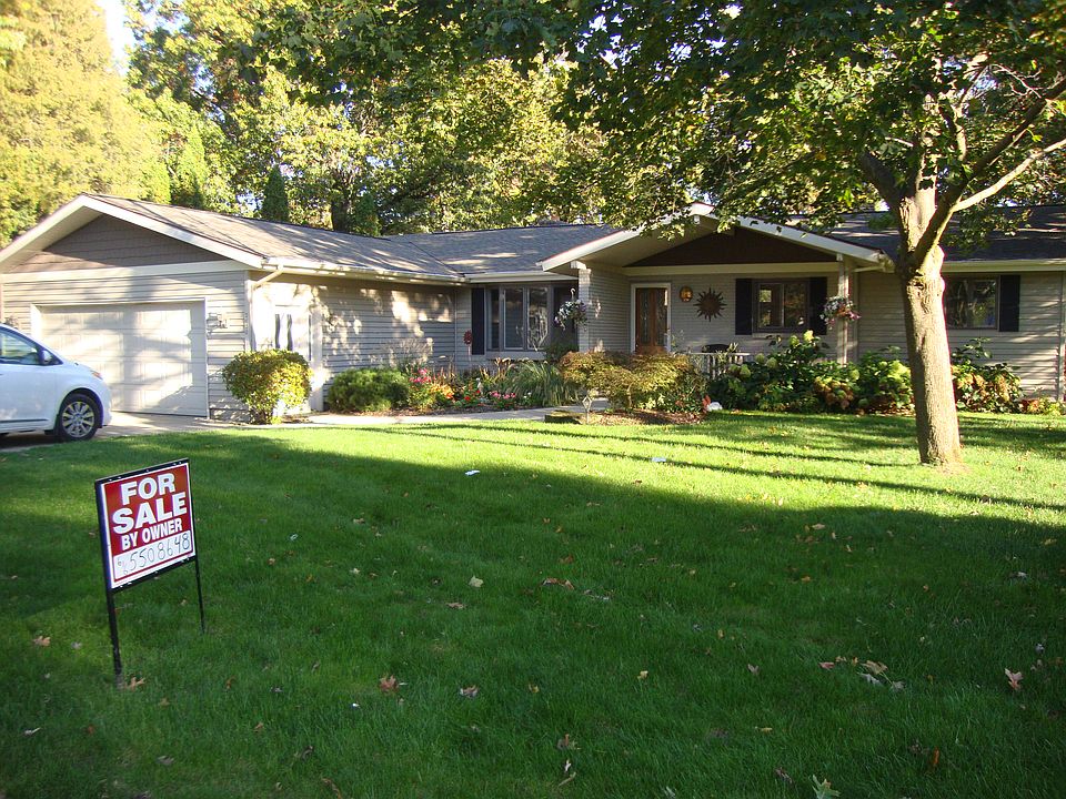 1st image of 2600 Holtman Dr NE