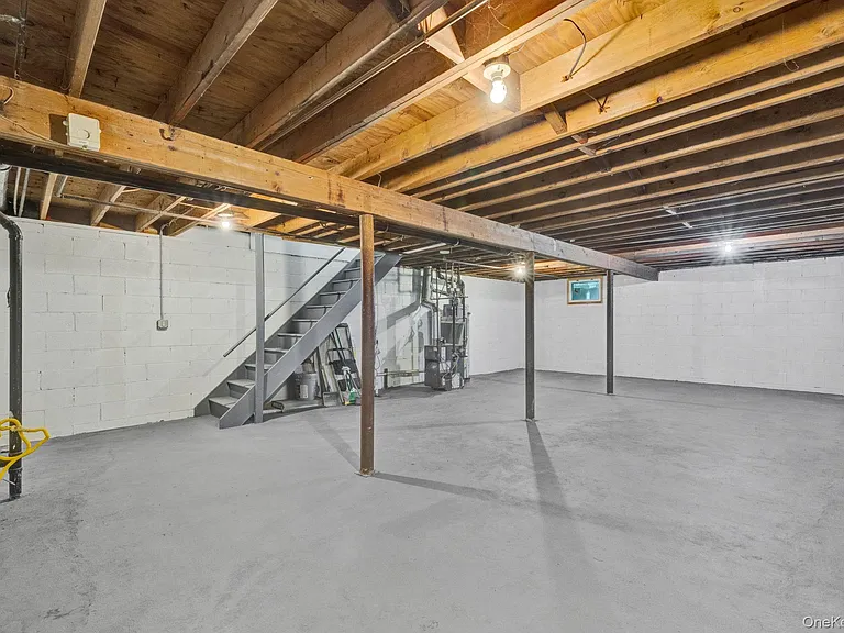 29-31 Fisher Ave #31 — Photo 21