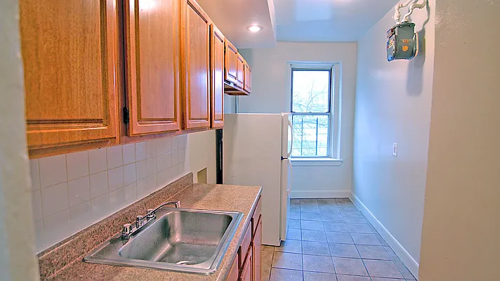 Rented by Tryax Realty Management | media 9