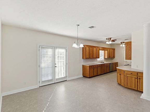 5th image of 2713 Henderson Bayou Pl