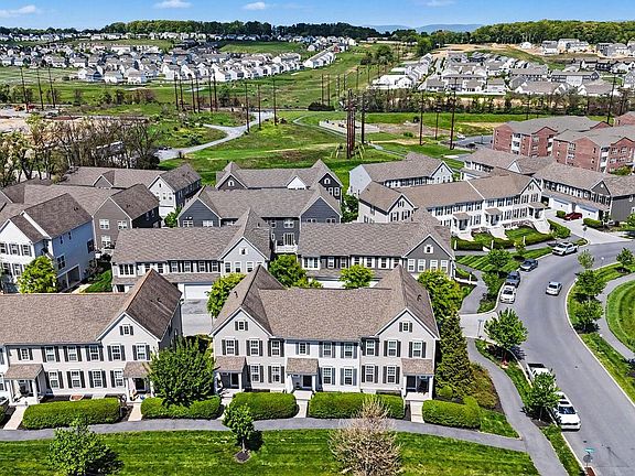 4th image of 3256 Lark Way