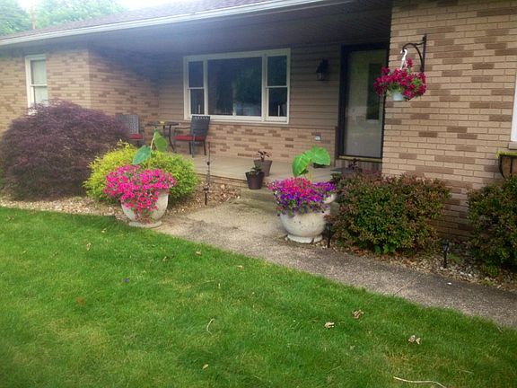 2nd image of 986 Norton Dr